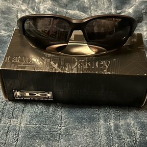 Oakley Dark Frame Sunglasses Flak Beta NEW